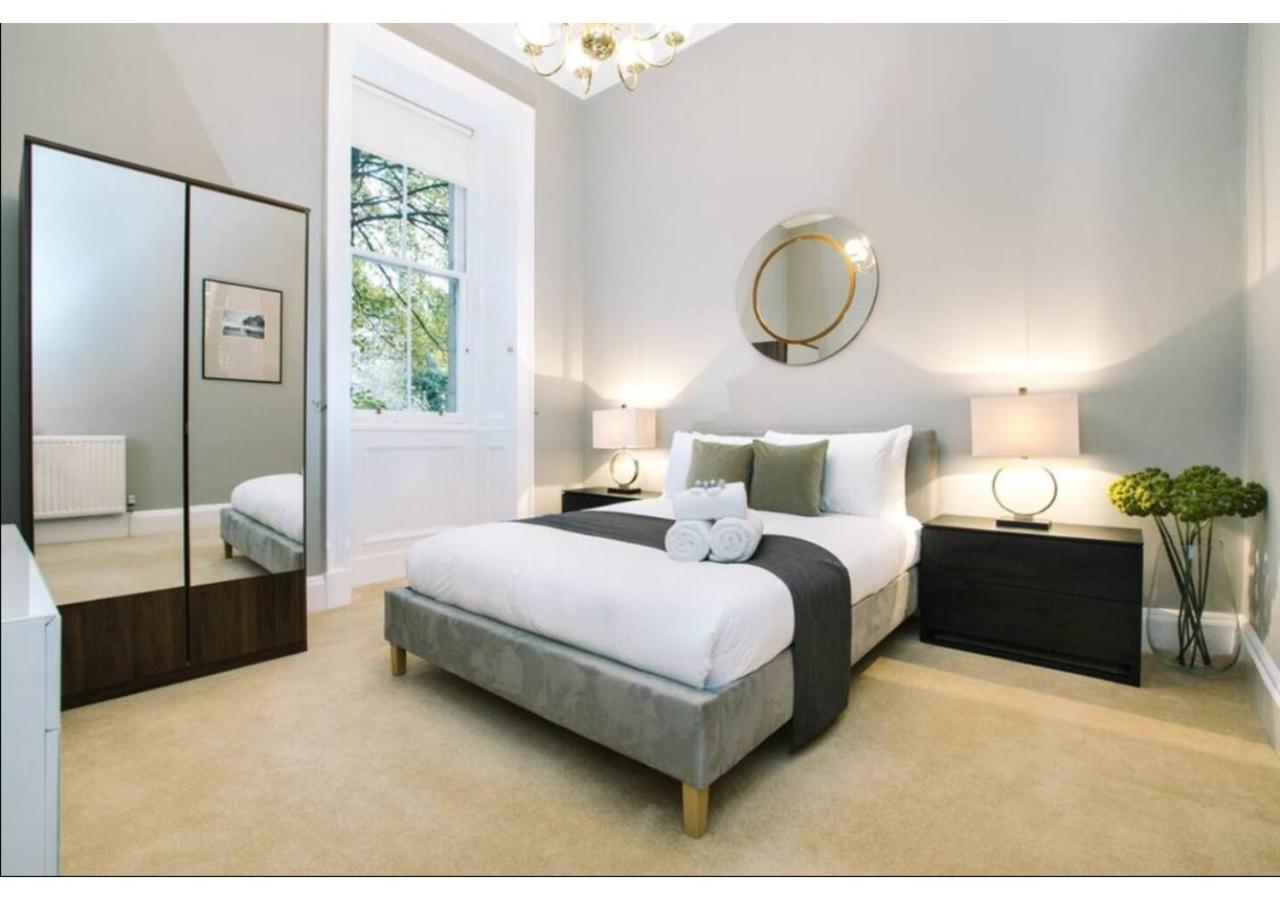 Joivy Palmerston Place Residence - Luxury City Centre Apt With Private Parking Edimburgo Exterior foto
